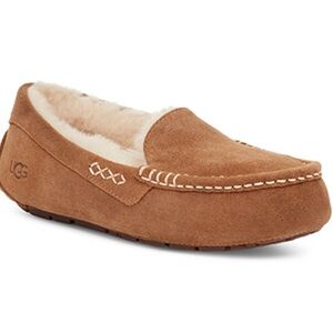 UGG Women's Beige Ansley Suede Moccasin Slippers Size 8
